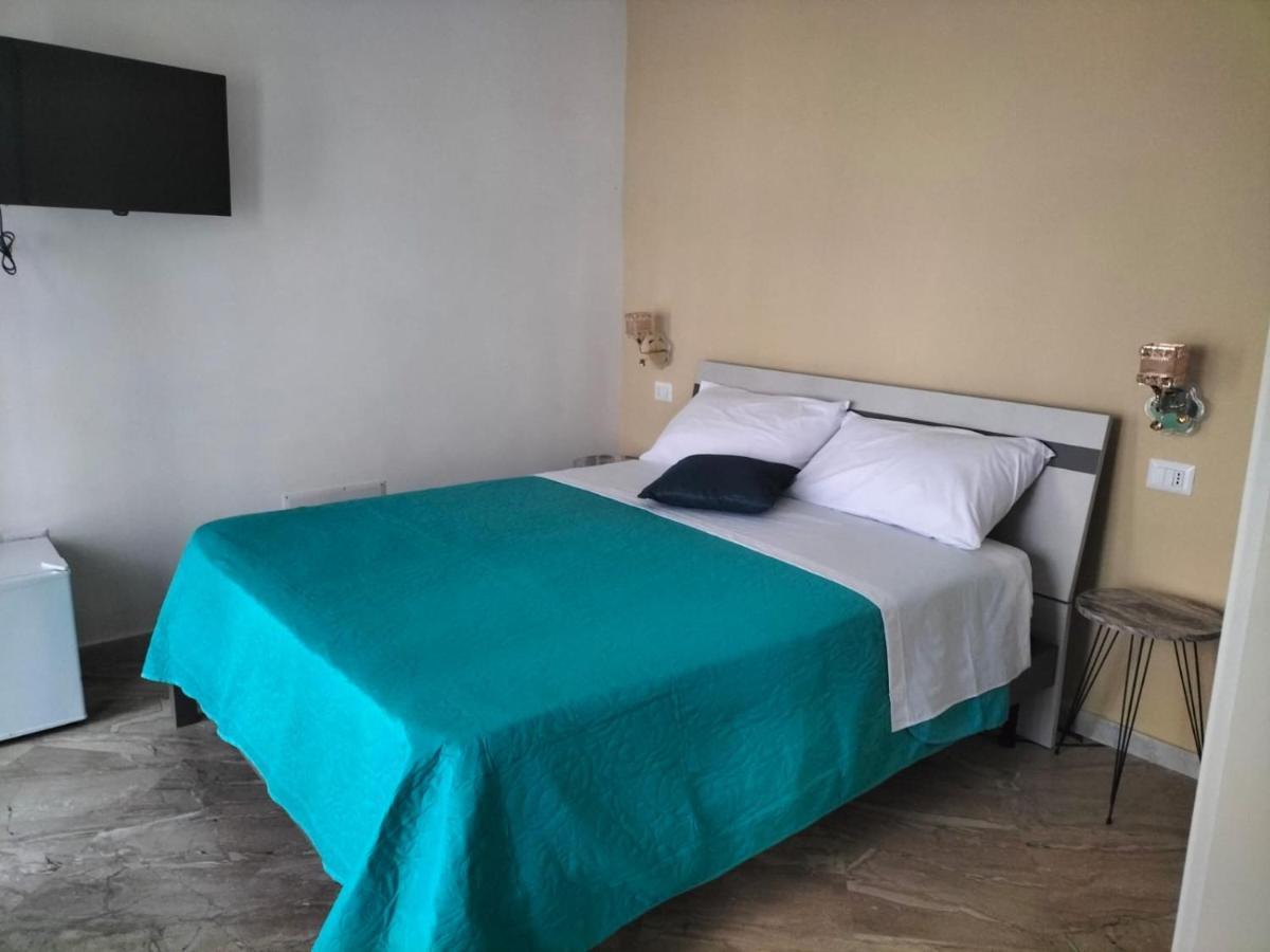 Al Centro Bed and Breakfast Formia Exteriör bild